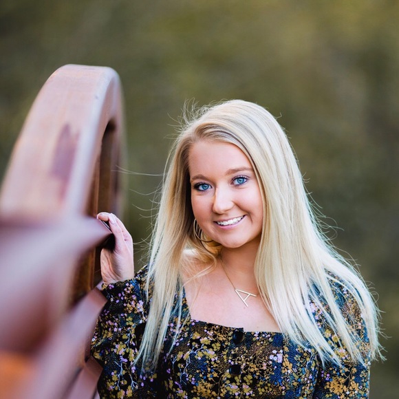 Meet your Posher, Abbey - Picture 1 of 1